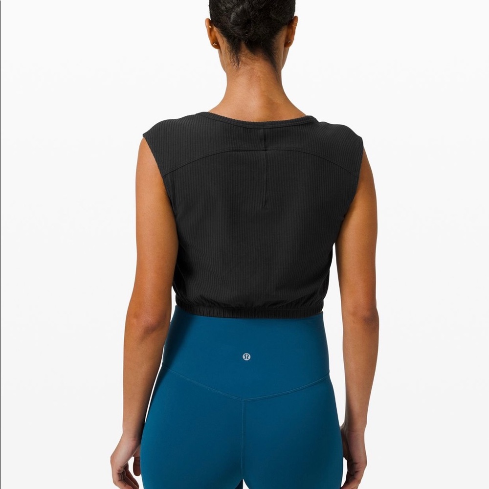 LA crop short sleeve